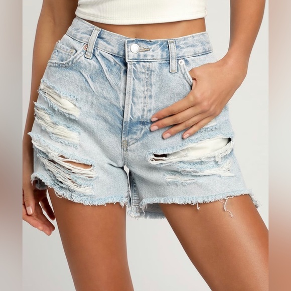 NEW FREE PEOPLE- Maggie Distressed Denim Shorts - Picture 3 of 8